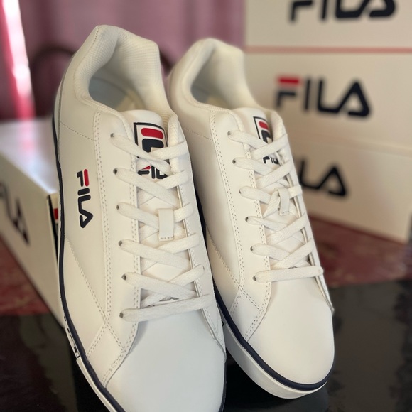 Men’s size 12 white Filas - Picture 5 of 5